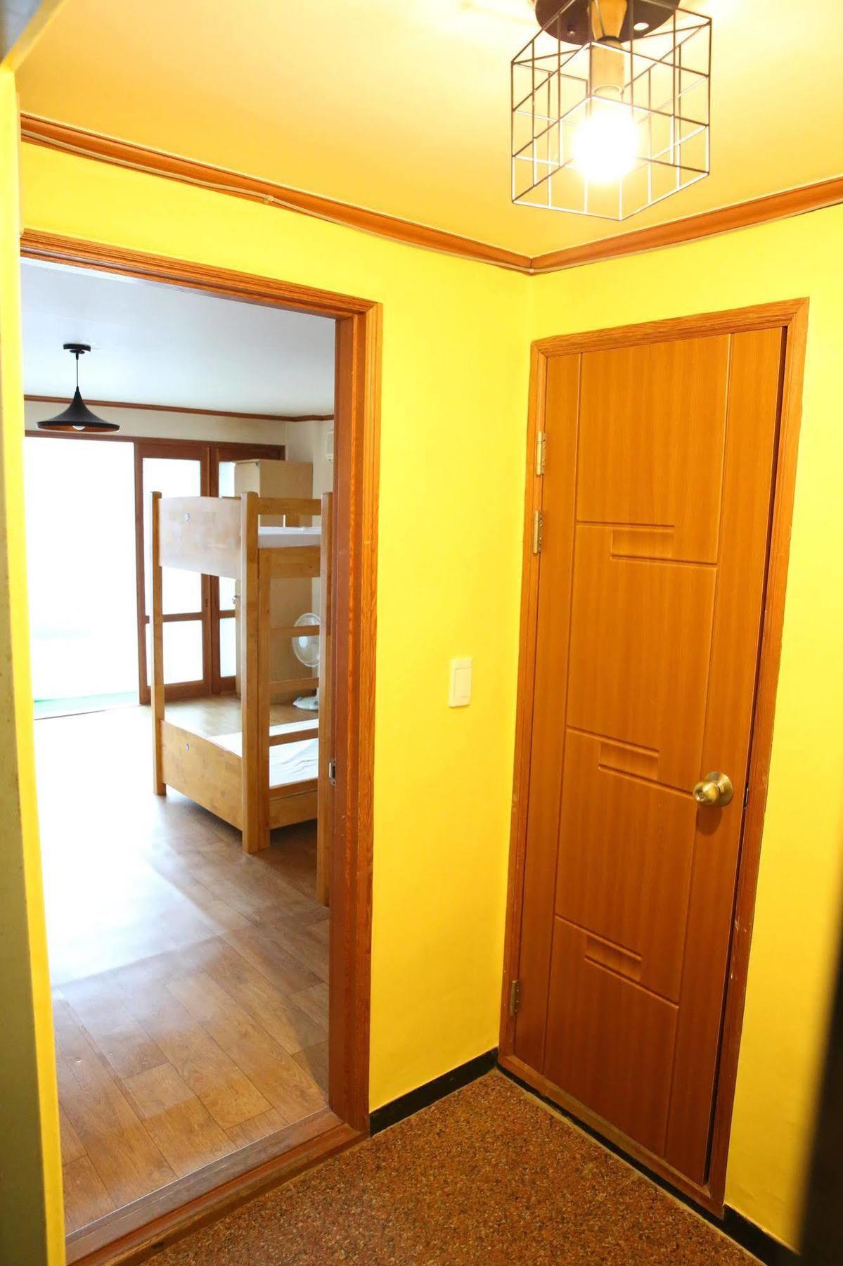Yes Guesthouse Пусан Экстерьер фото