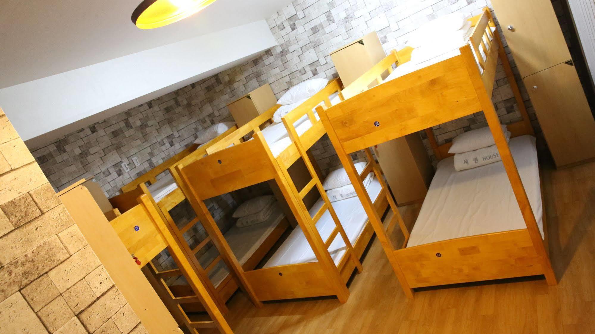 Yes Guesthouse Пусан Экстерьер фото