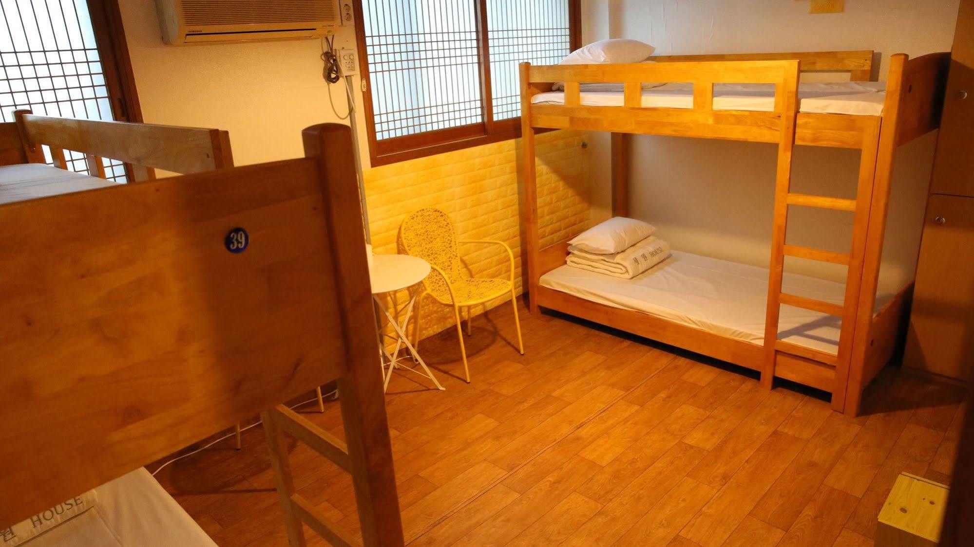 Yes Guesthouse Пусан Экстерьер фото