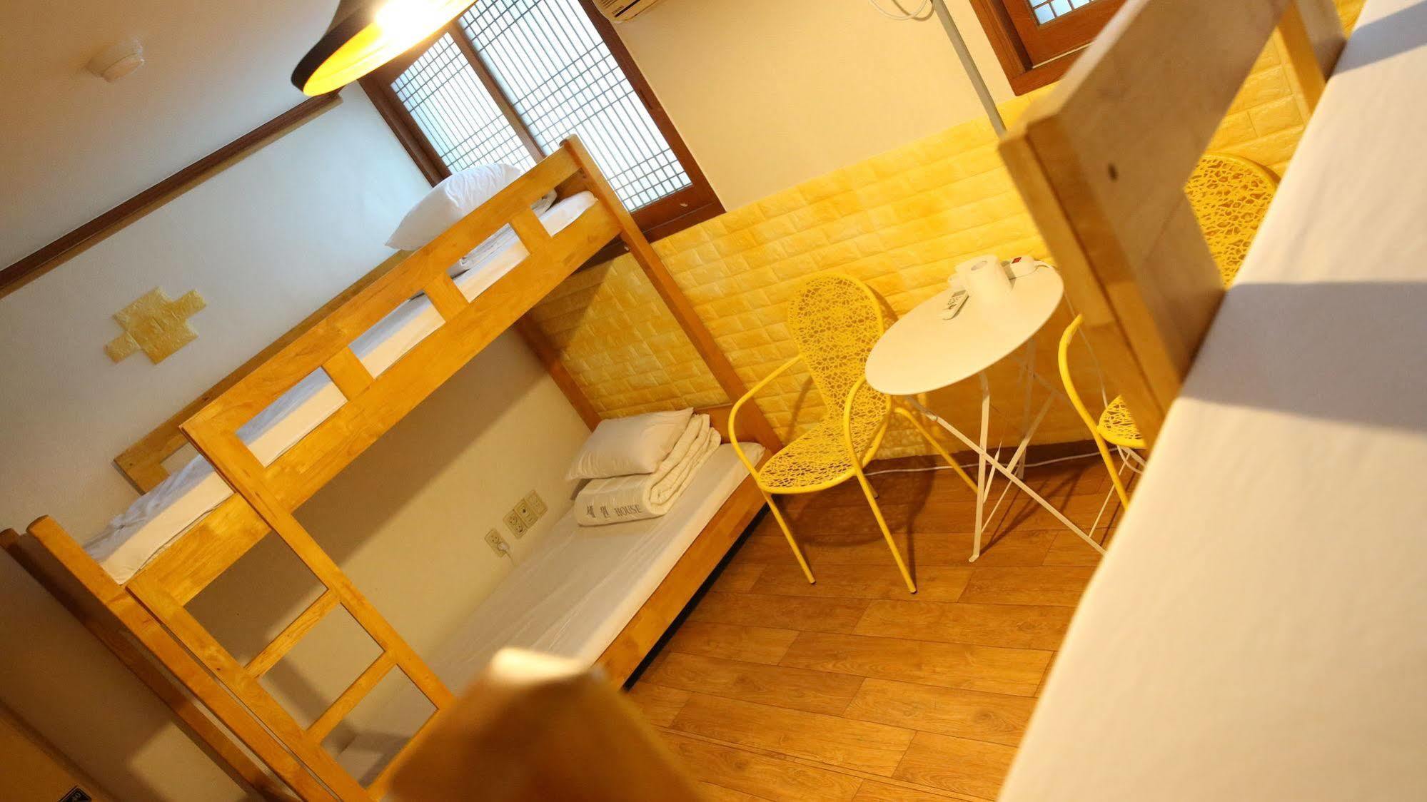 Yes Guesthouse Пусан Экстерьер фото