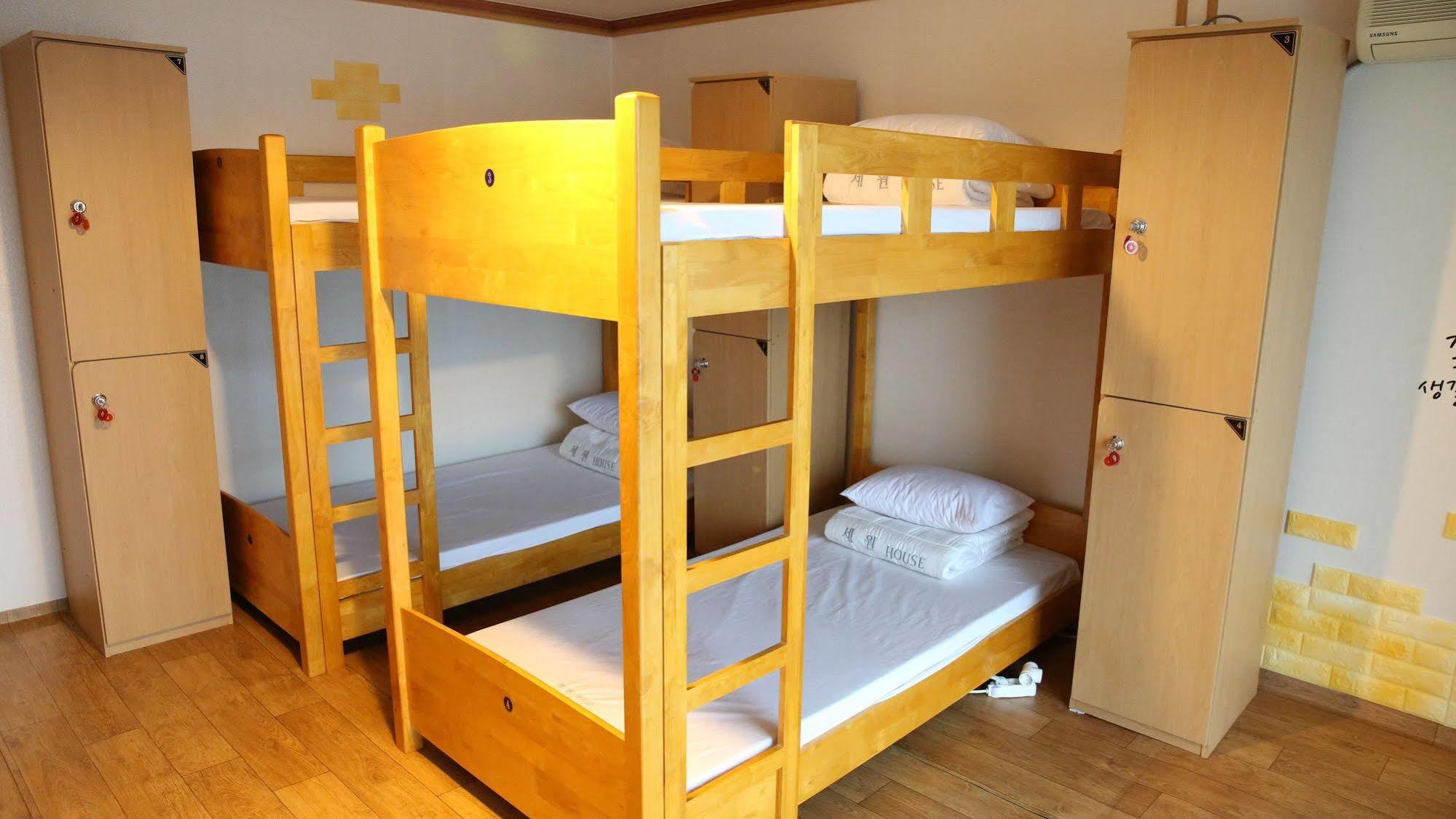 Yes Guesthouse Пусан Экстерьер фото